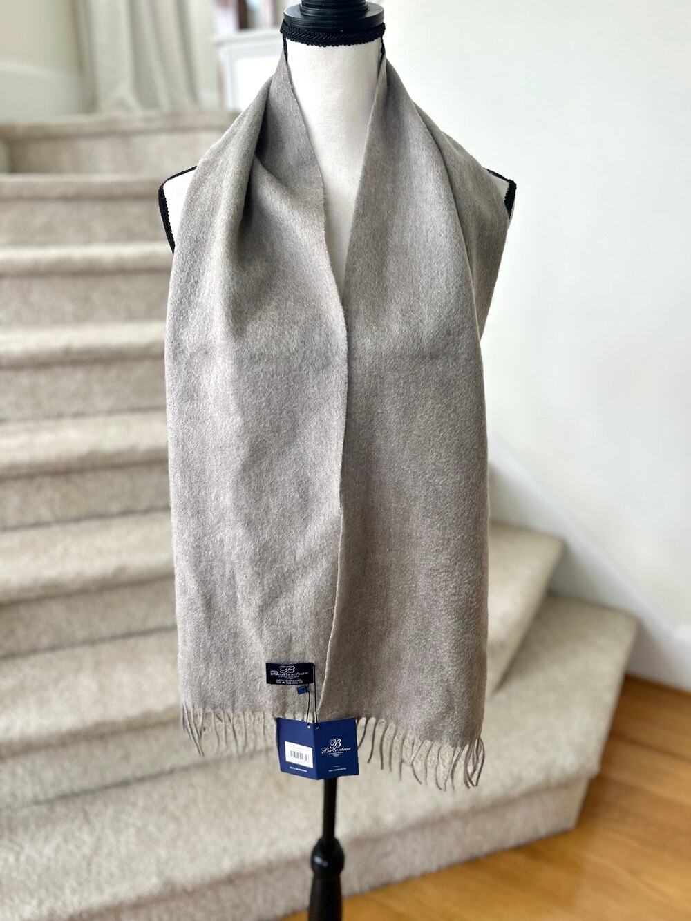 NWT Ballantrae Edinburgh Grey Wool Fringe Scarf